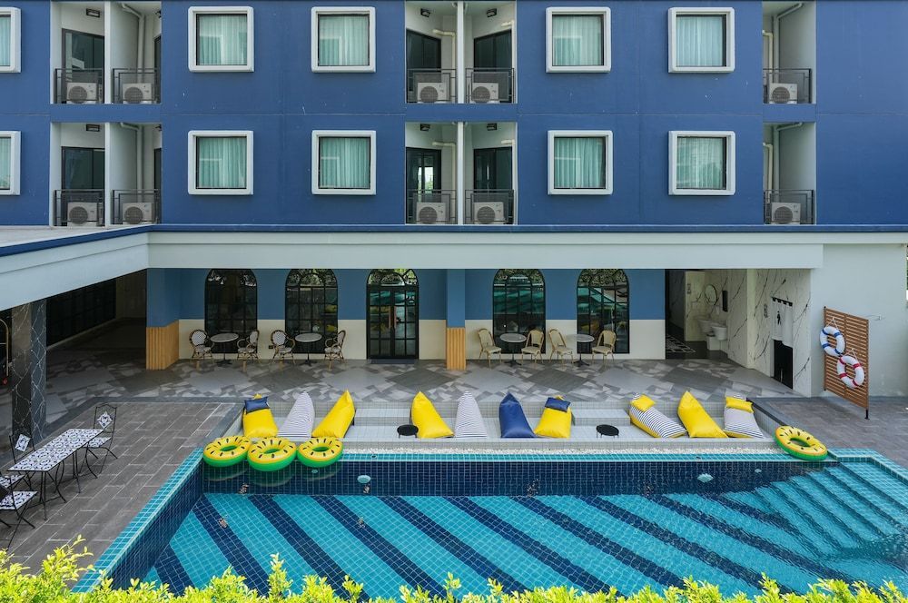 Cozy Blu Suvarnabhumi 1