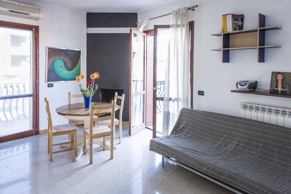 Flatinrome Residence Fiera 1