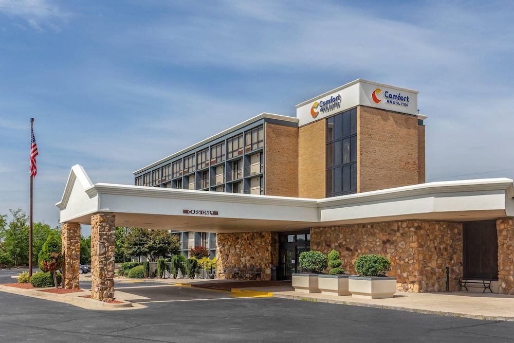 Comfort Inn & Suites near Danville Mall 1