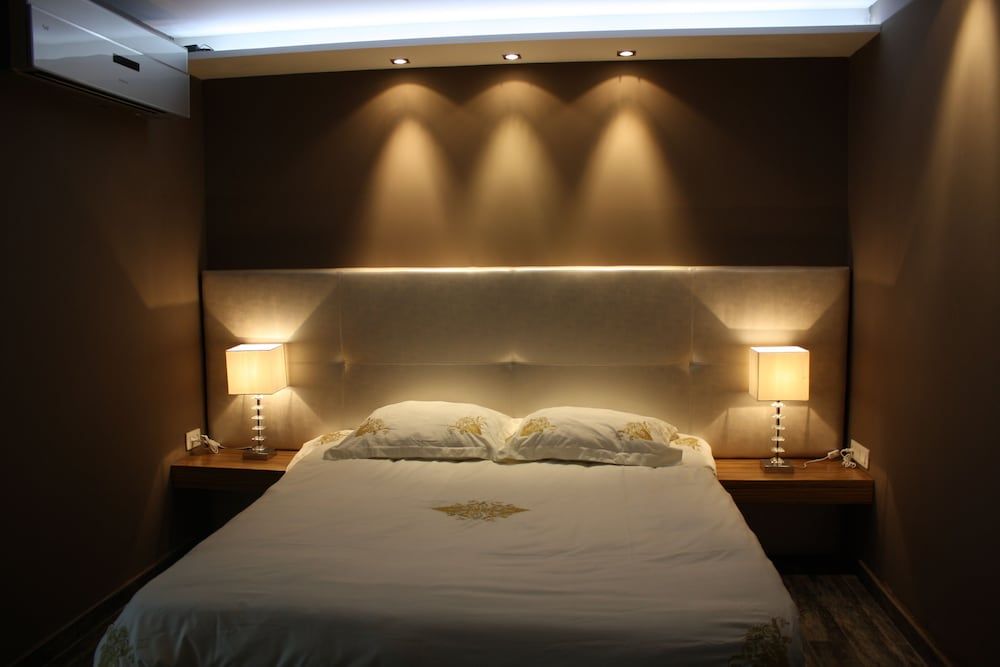 Rich Luxury Suites - Renovated 1