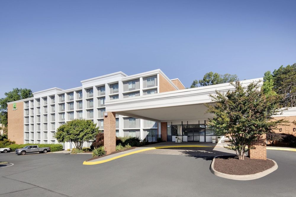 Holiday Inn CHARLOTTESVILLE-UNIV AREA by IHG 1