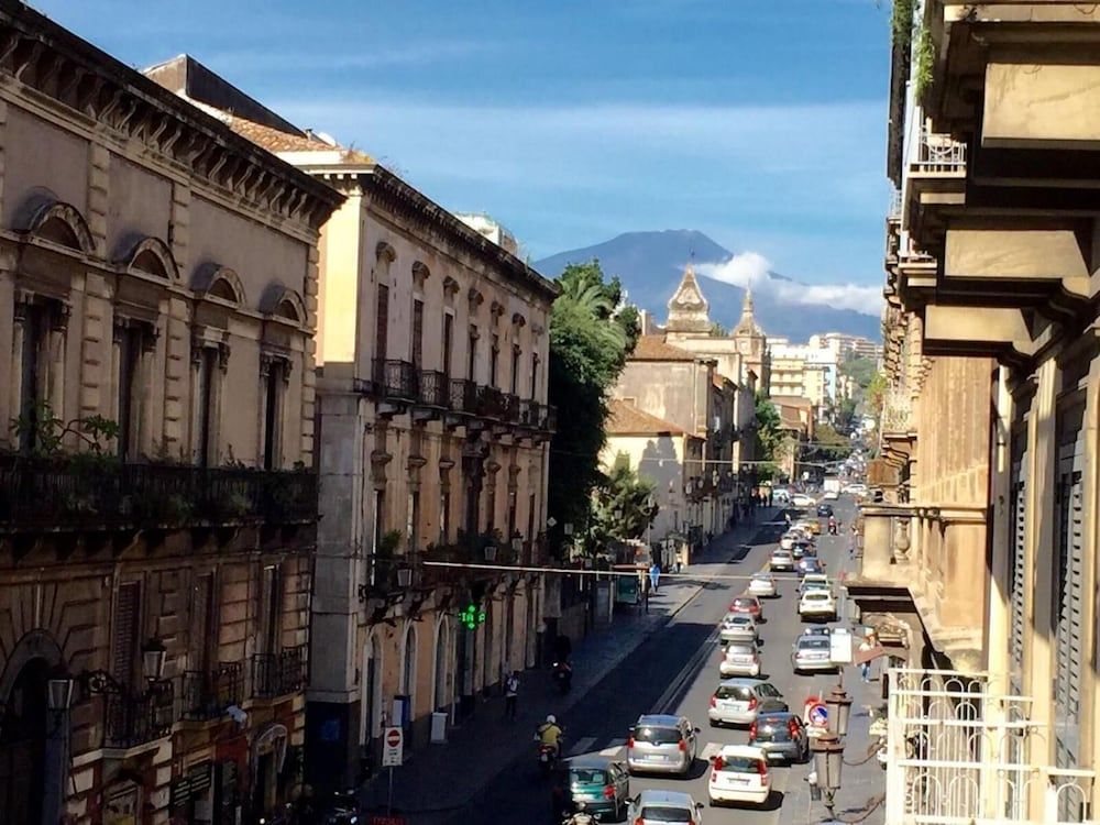 ETNEA 454 Catania Luxury Rooms 1