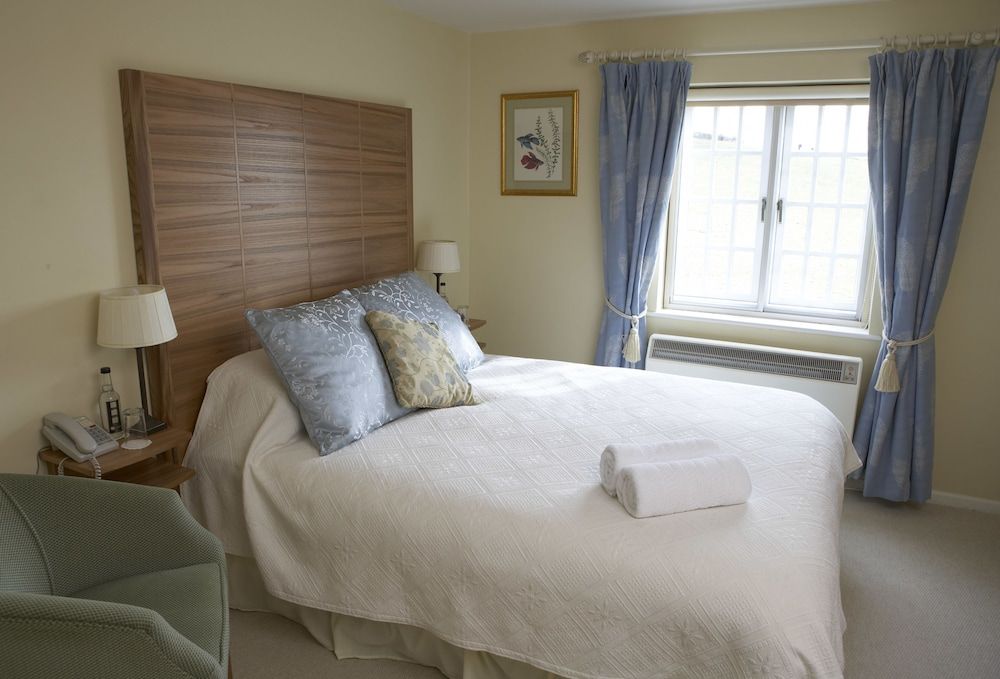 Yalbury Cottage 2