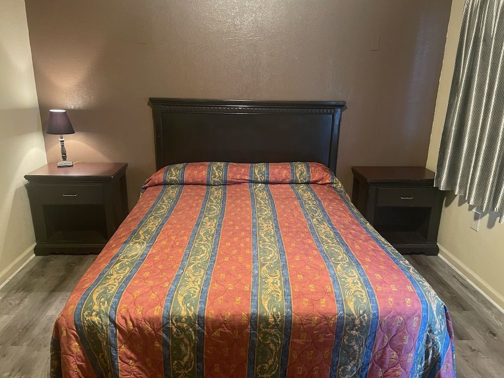 Colton Motel 2