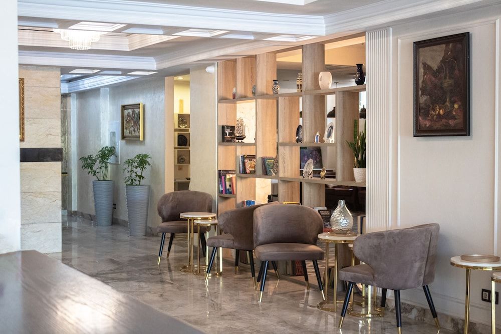Orient Hotel Bishkek 2