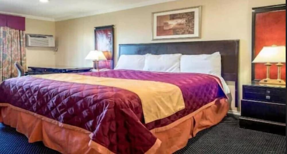 Queencity Inn 1
