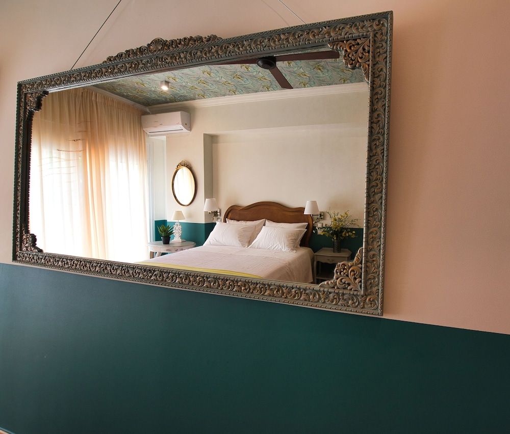 Rastoni Athens Suites near Acropolis at Tsatsou street 1