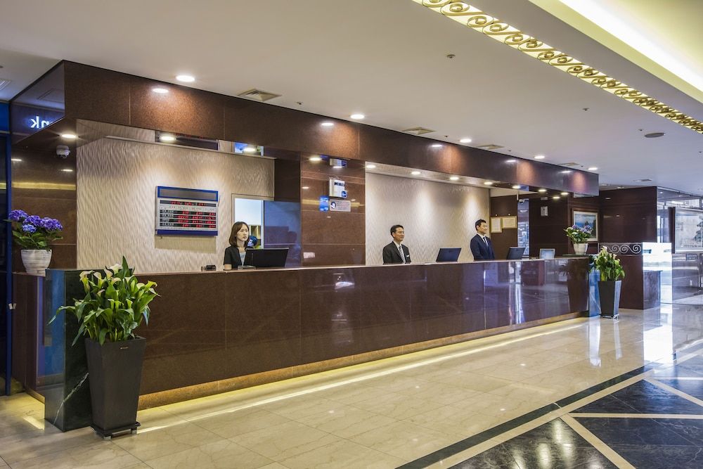Hamilton Hotel 1