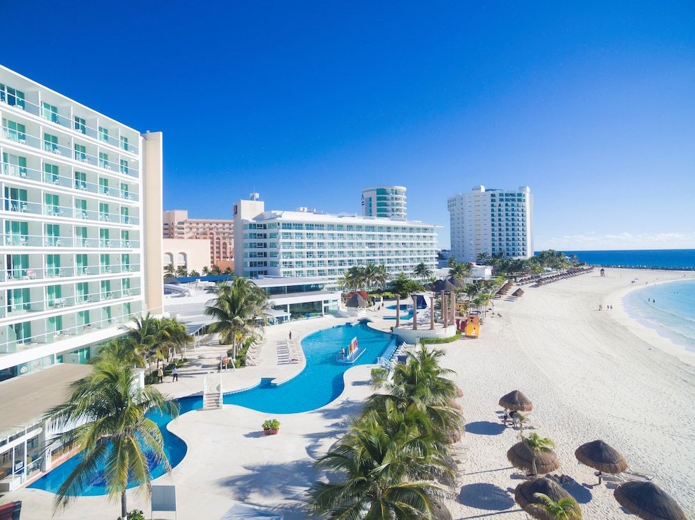 Krystal Cancun 1
