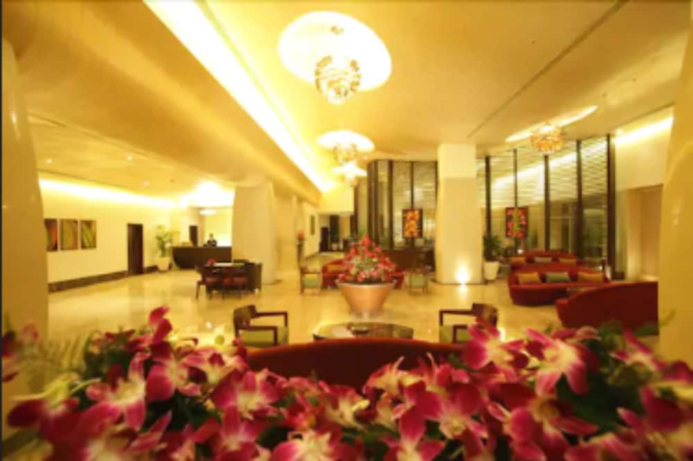 The Retreat Hotel & Convention Centre 2