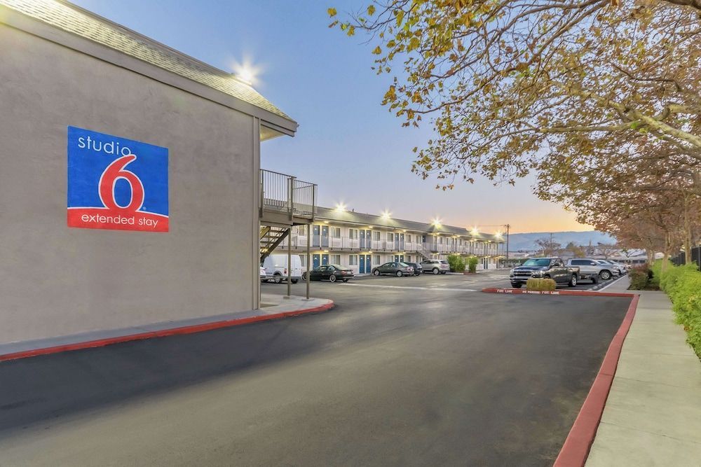 Motel 6 Hayward, CA- Silicon Valley Gateway 1