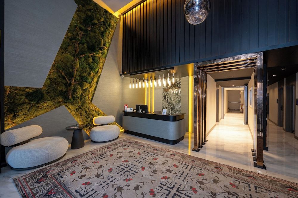 Vess Hotel 1