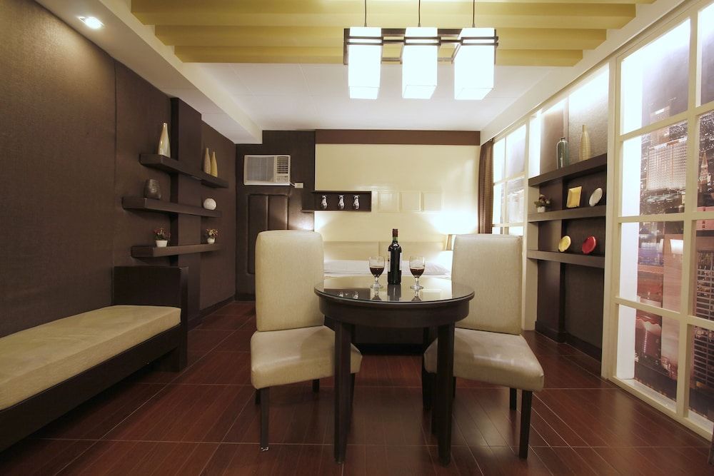 Victoria Court North Edsa 2