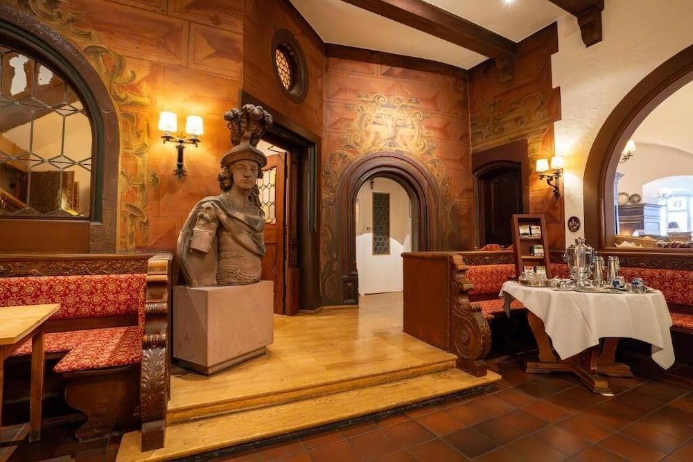 Hotel zum Ritter St Georg - Oldest Residential Building in Heidelberg since 1592 1