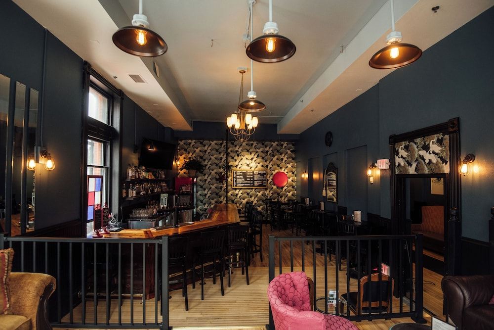 The Oliver Inn | Duluth Hotel Near Canal Park 1