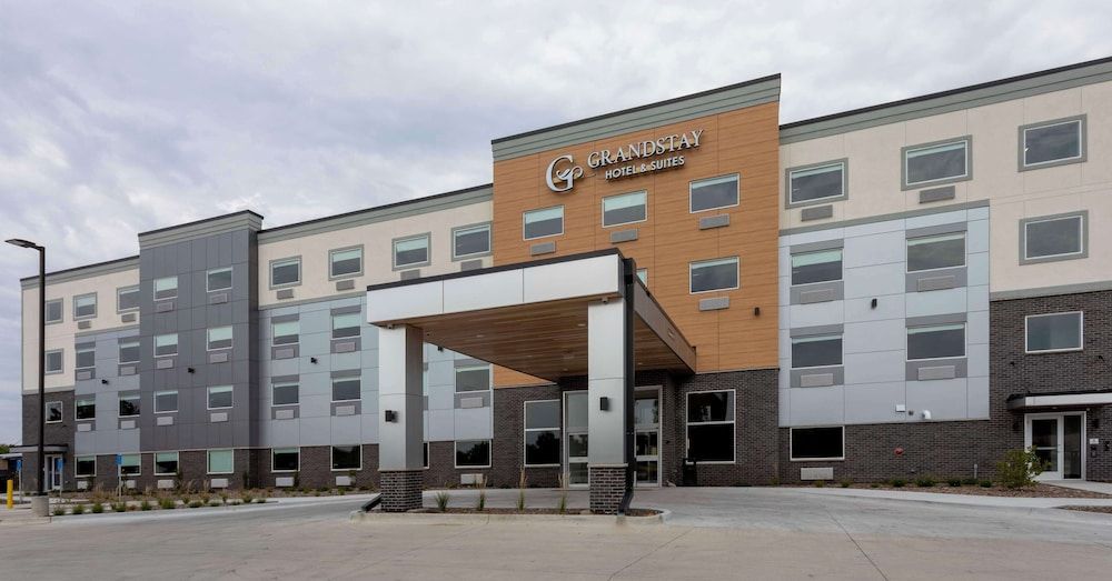GrandStay Hotel & Suites Johnston-Des Moines, IA 1