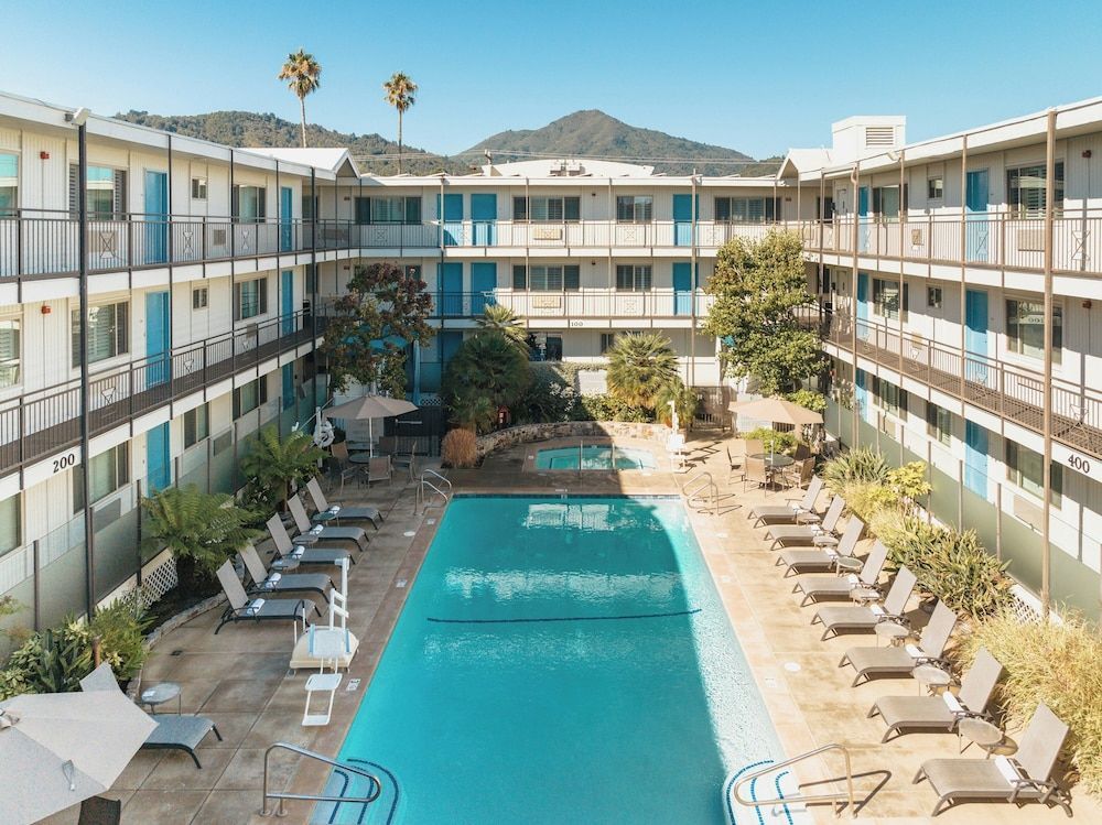 Marin Suites Hotel 1