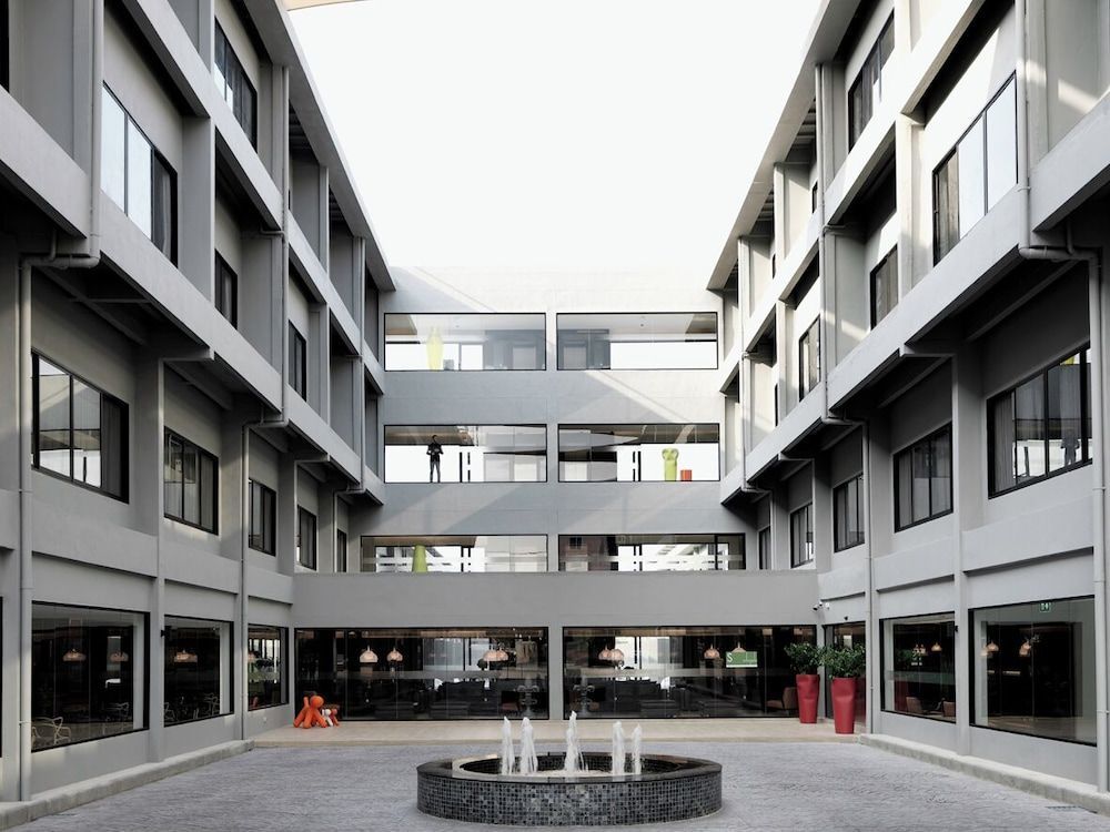 S Ratchada Leisure Hotel 1