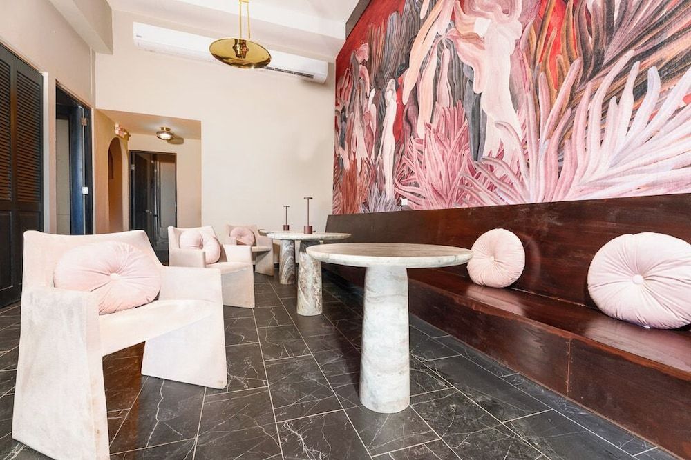 The Oliver Hotel - Adults Only 1