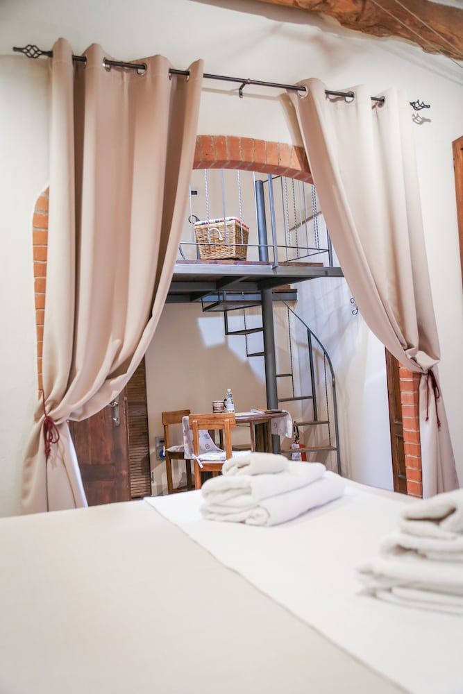TuscanyLettings Studio&Room 2