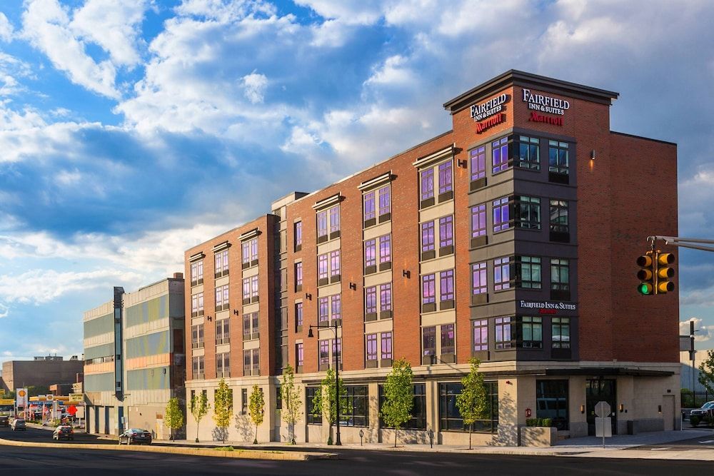 Fairfield Inn & Suites by Marriott Boston Cambridge 1