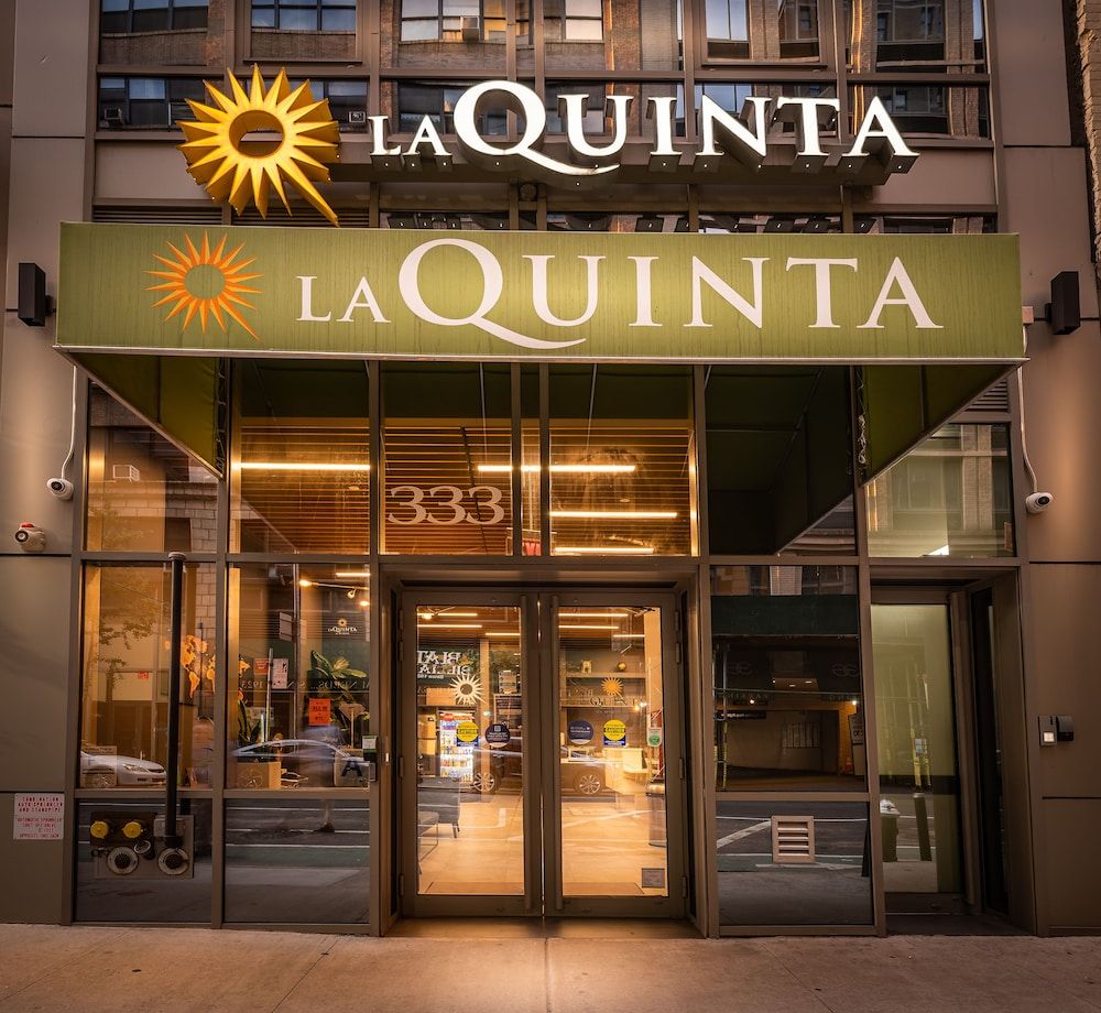 La Quinta by Wyndham Time Square South 1