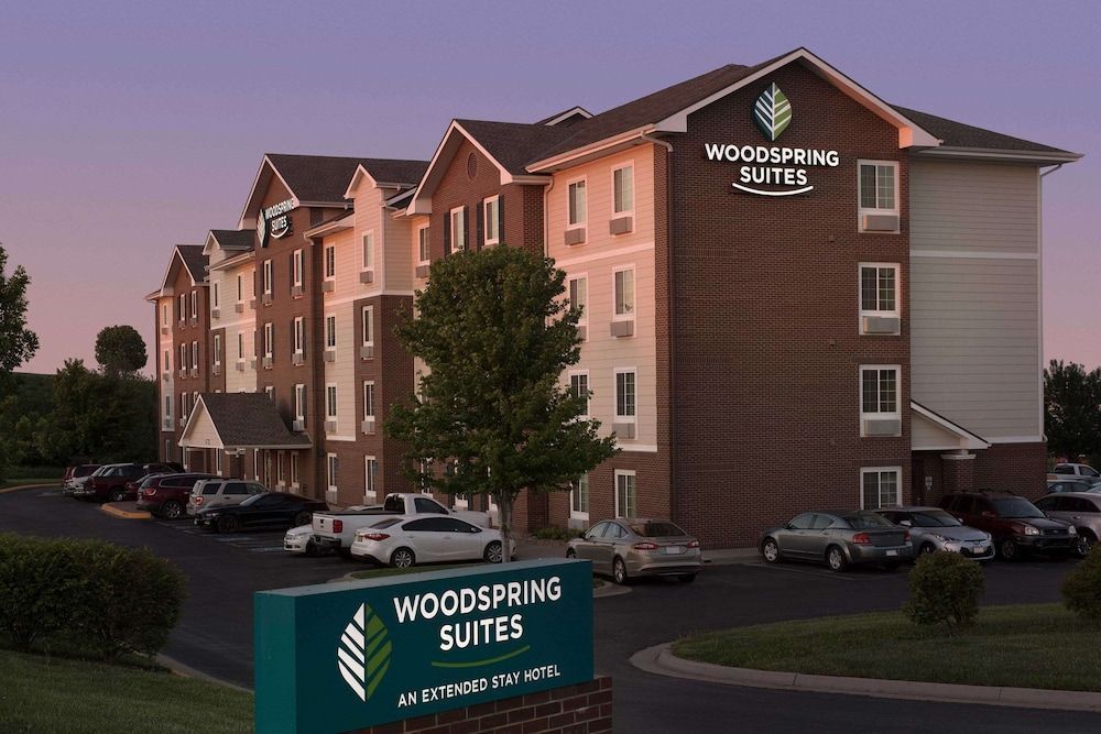 WoodSpring Suites Kansas City Lenexa 1