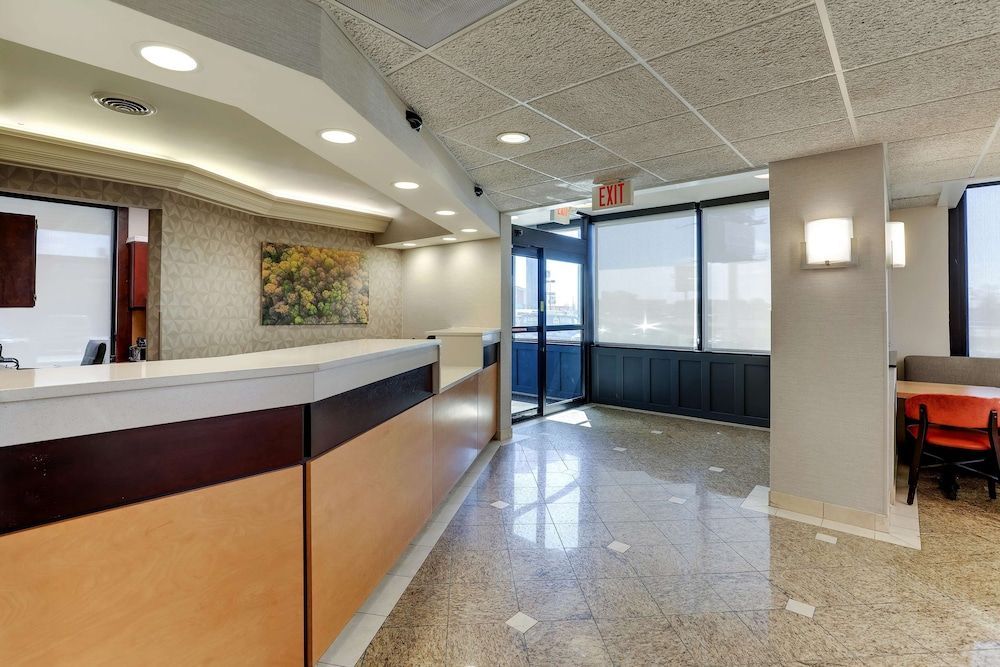 Drury Inn & Suites Marion 2