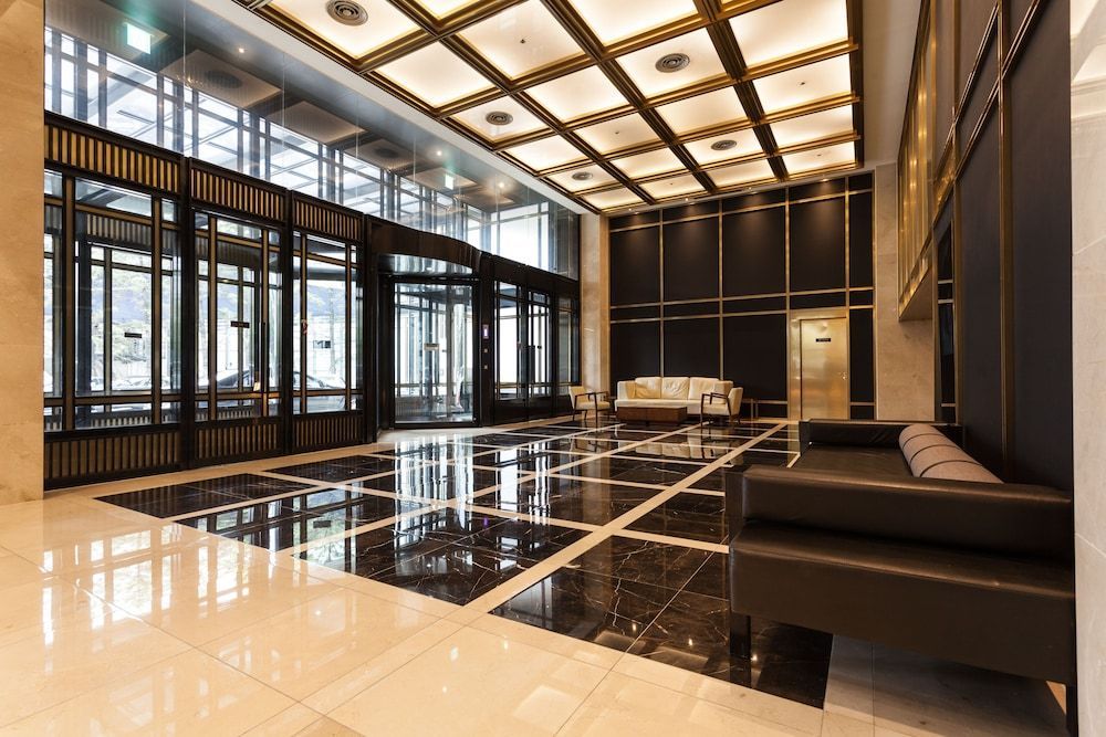 The Riverside Hotel 2