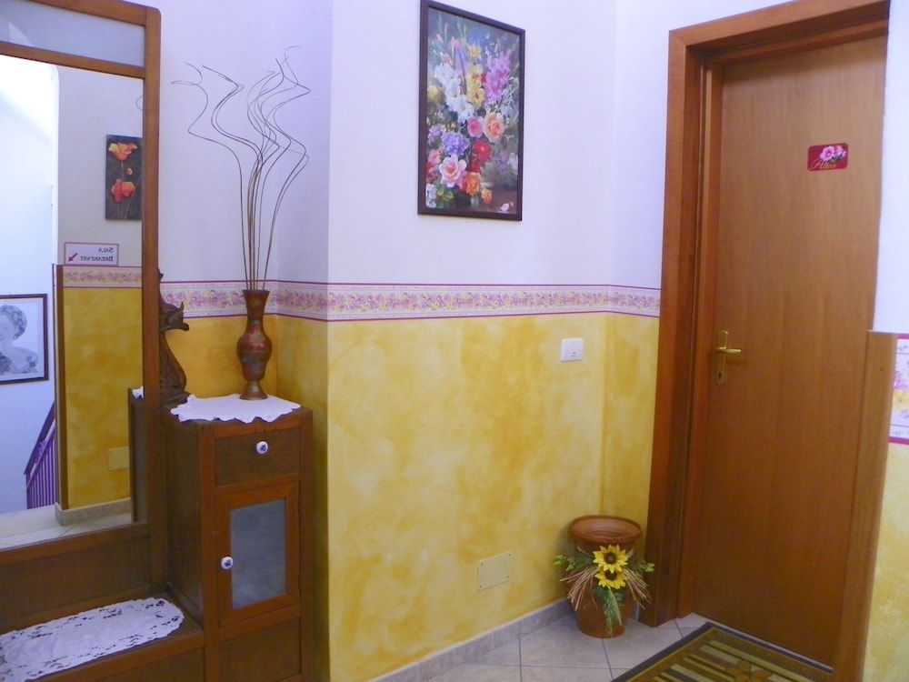 Cloris Guest House 2