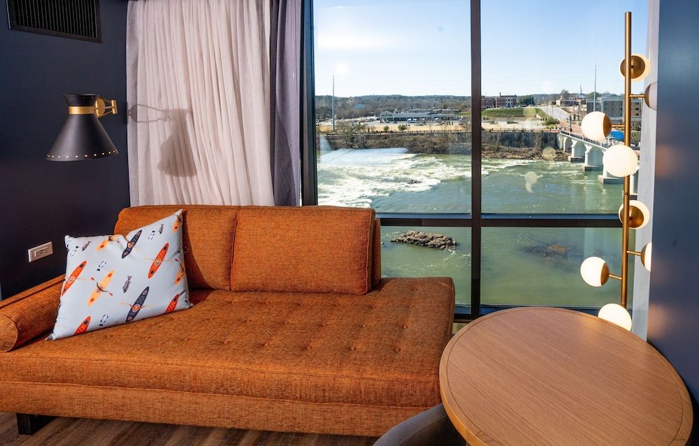 Hotel Indigo COLUMBUS AT RIVERFRONT PLACE by IHG 2
