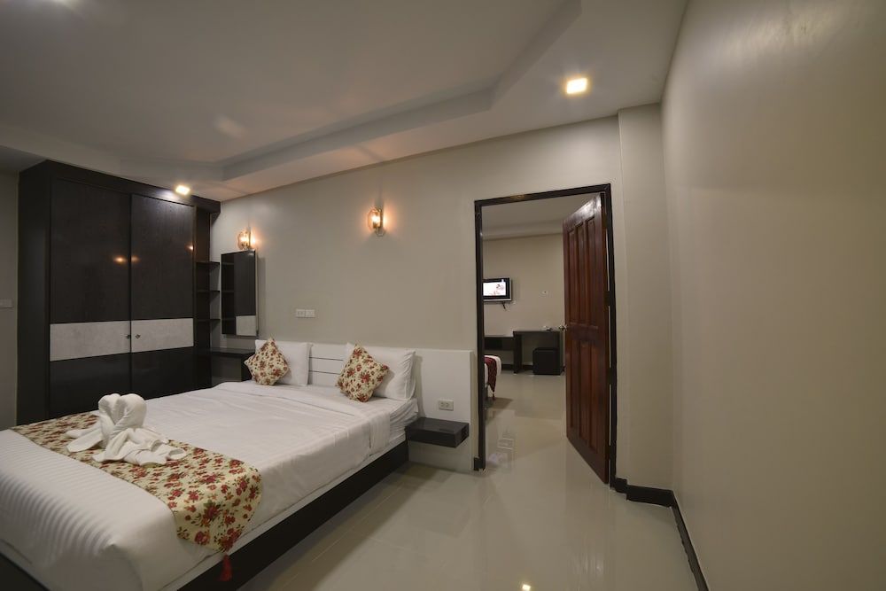 Gold Airport Suites 2