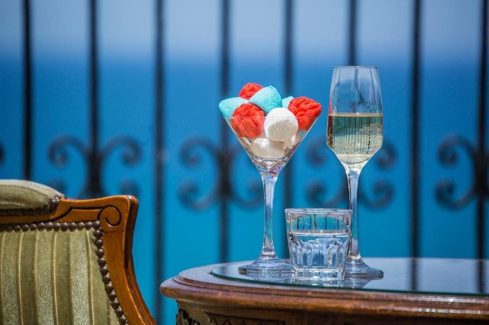 The Seasons Hotel -Studio & Suite 2