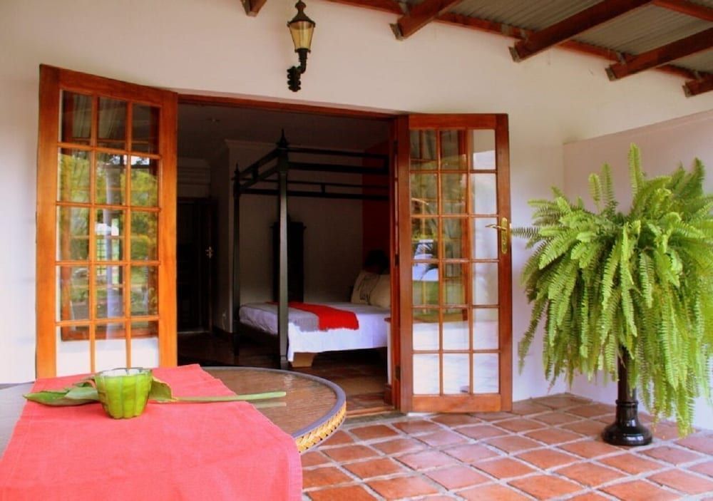 Orange-Ville Lodge & Guesthouse 2