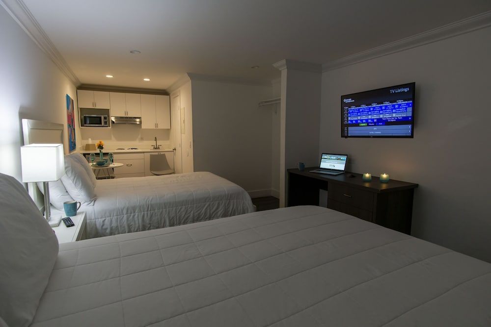 Spinnaker Inn of Naples 2
