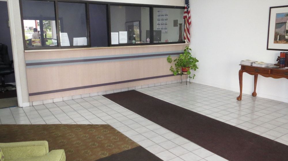 Travelodge by Wyndham Richmond Kentucky 2