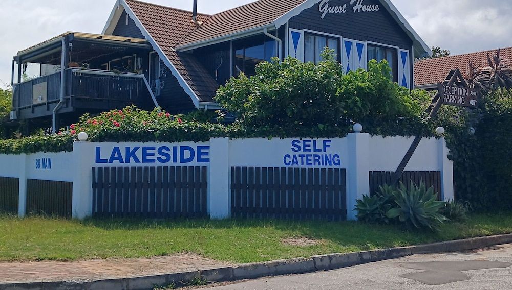 Lakeside Accommodation 1