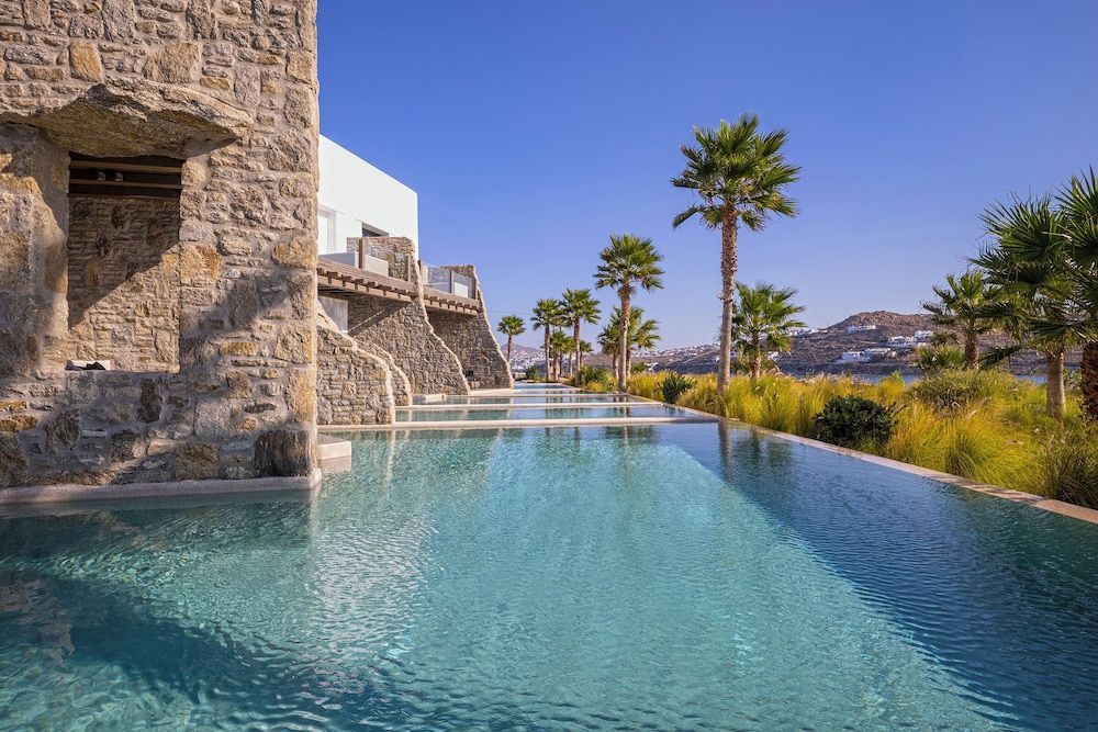 Aeonic Suites and Spa 1