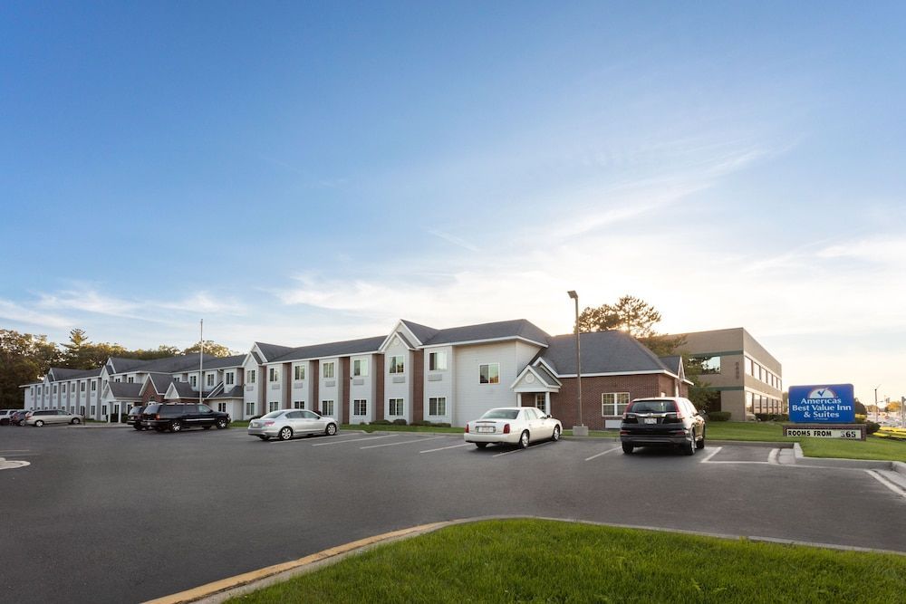 Americas Best Value Inn & Suites Racine 1