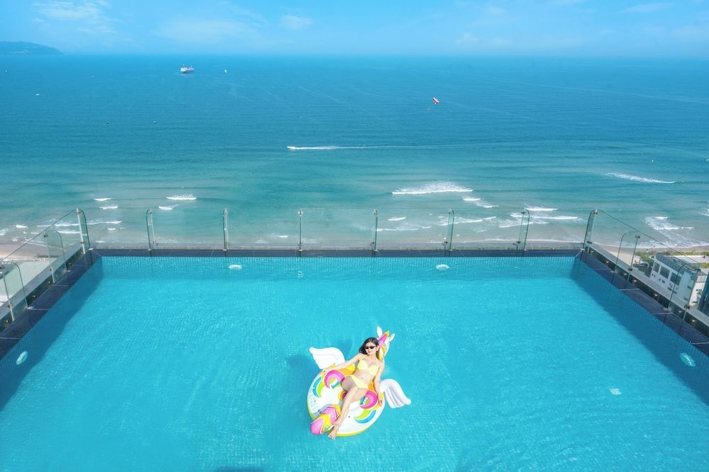 Canvas Danang Beach Hotel 1