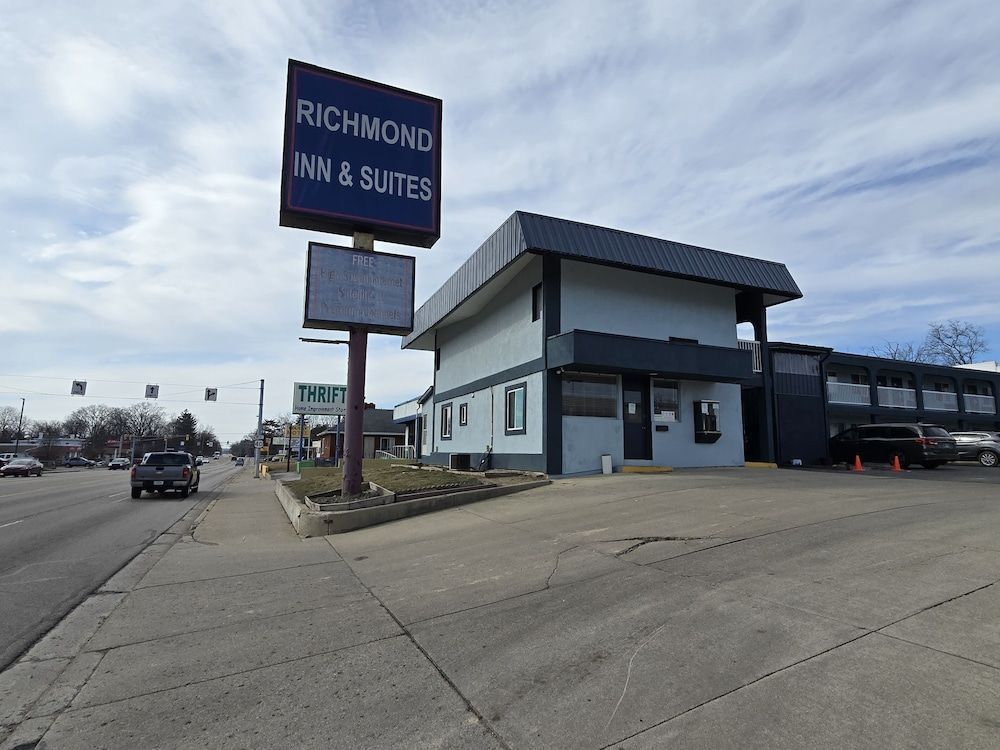 Richmond Inn and Suites 1
