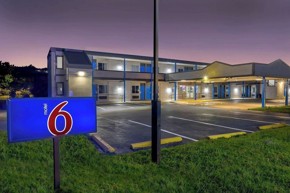 Motel 6 Harrisburg PA Near PA Expo Center 1