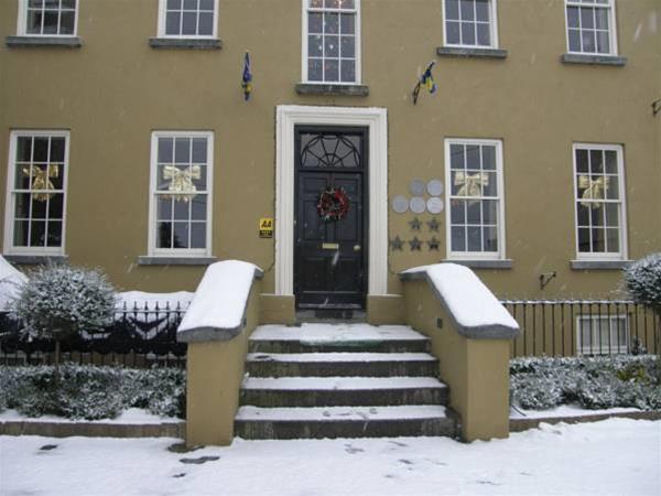 Baileys Hotel Cashel 1