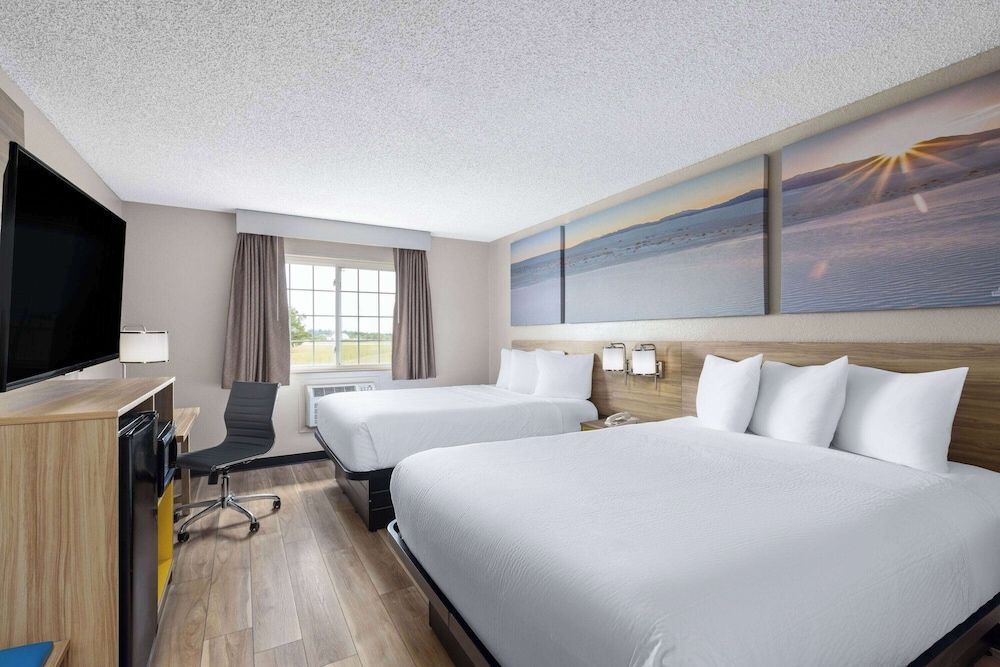 Days Inn by Wyndham Miami 1