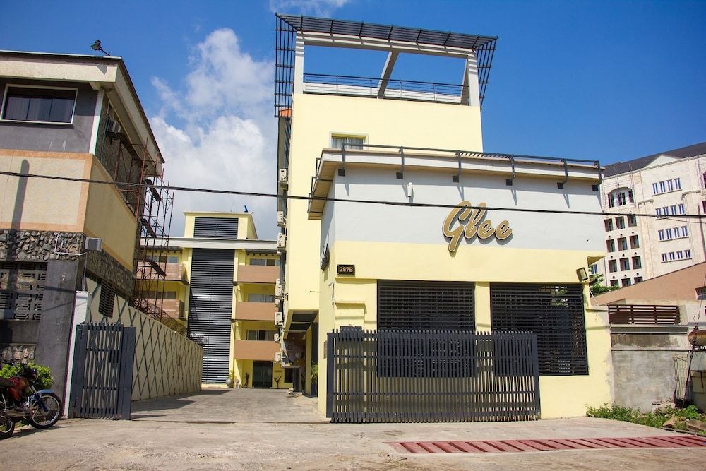 Glee Hotel 1
