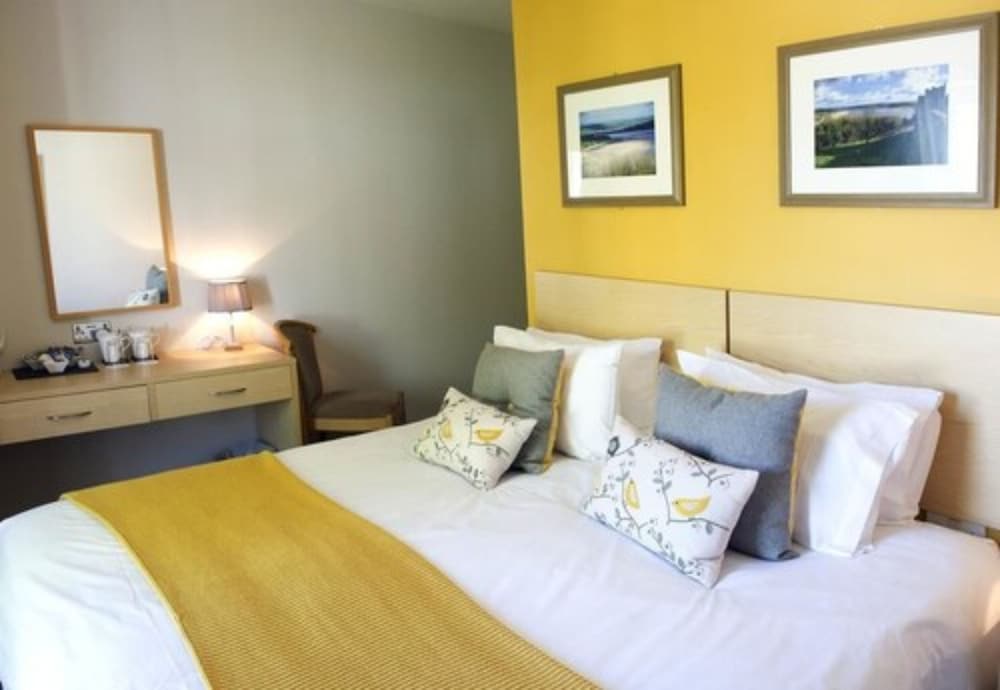 Rose and Crown Hotel 1