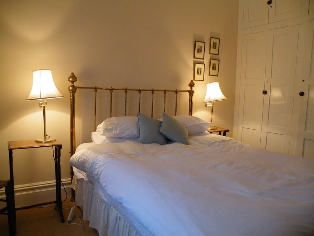 Broadlands Gate 2