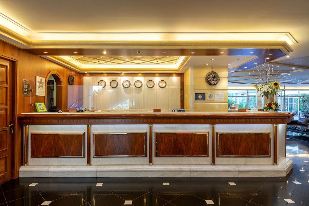 Oasis Hotel Apartments 2