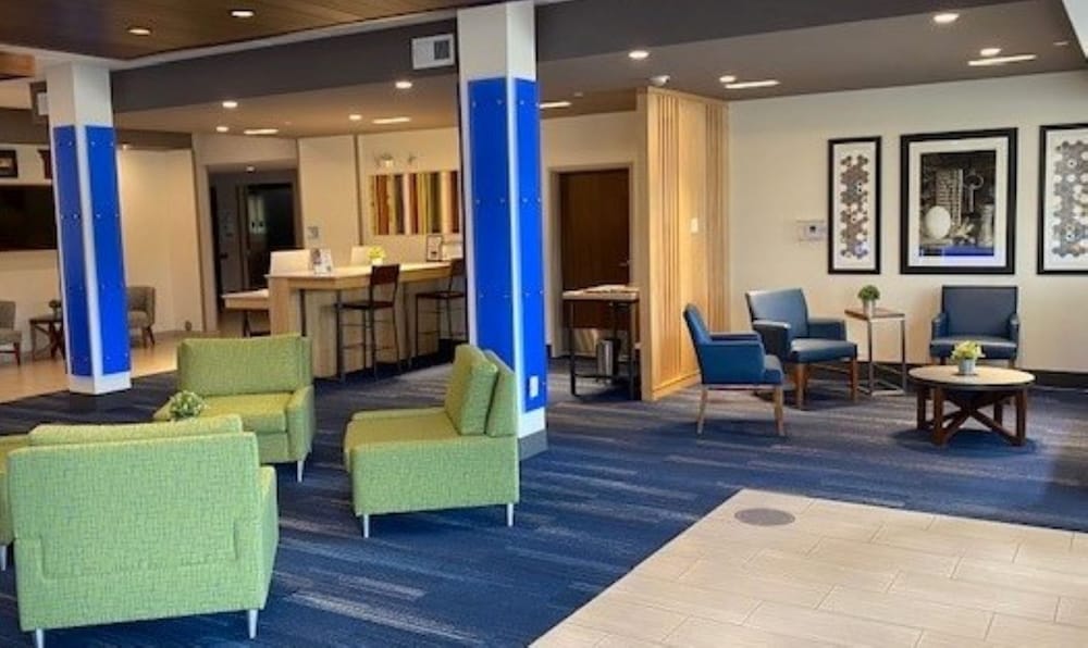Holiday Inn Express & Suites WARRENSBURG NORTH by IHG 1