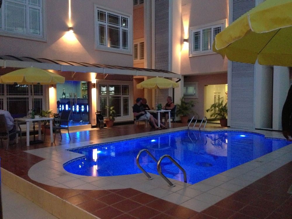 GrandBee Suites 1